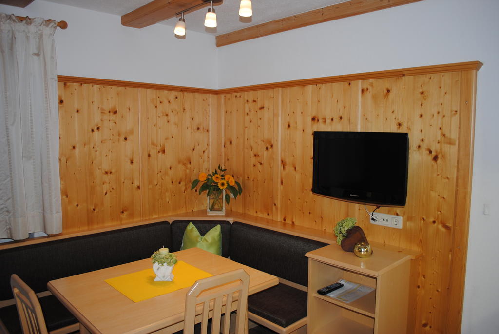 Haus Untergand Apartment Sankt Anton am Arlberg Room photo